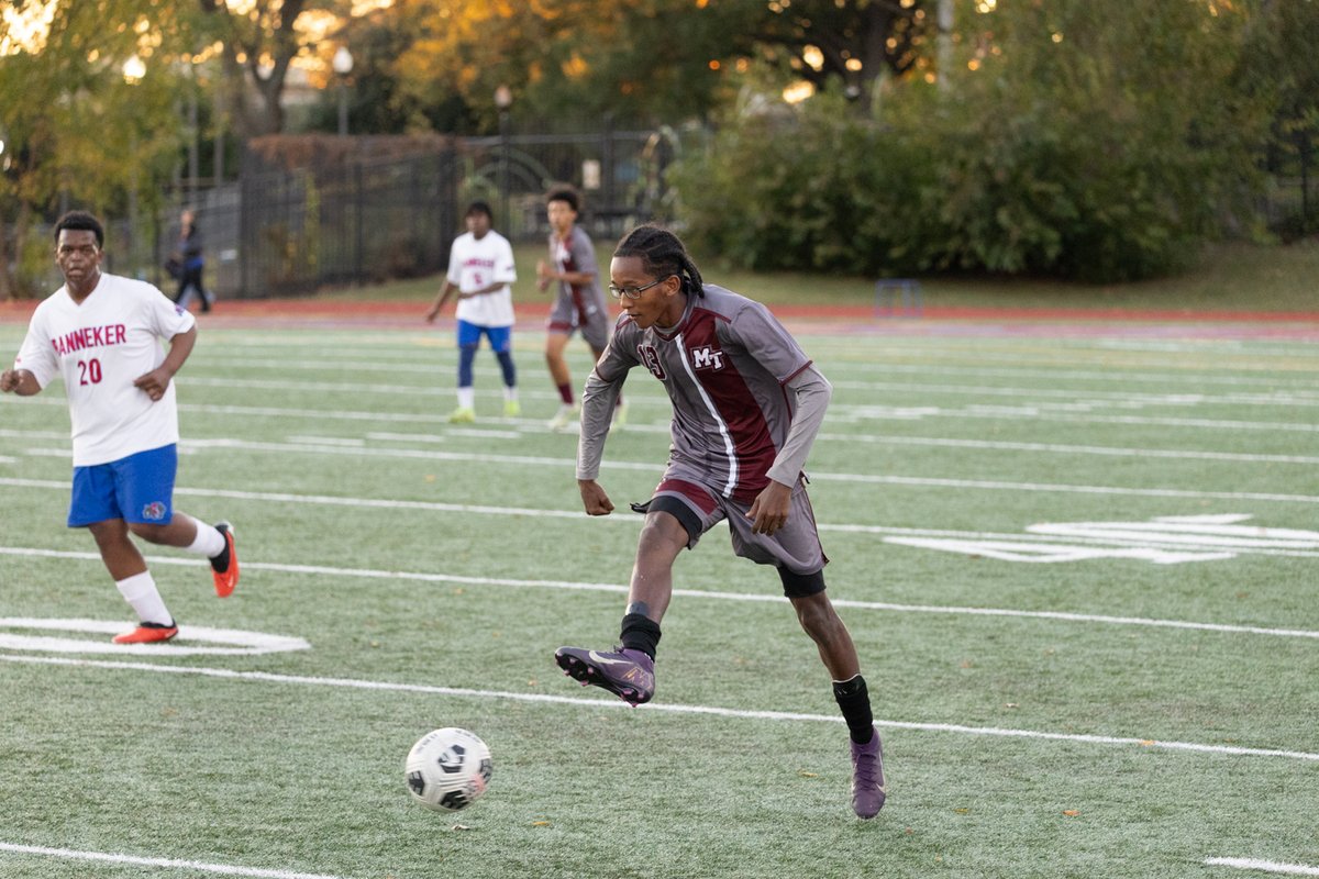 Soccer player advancing with the ball